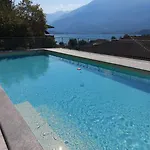 Lago-apartment Midy, Sfeervol, Zwembad, Airco * Domaso