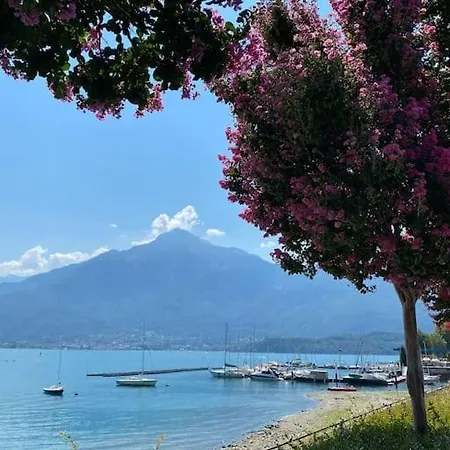 Lago-apartment Midy, Sfeervol, Zwembad, Airco شقة