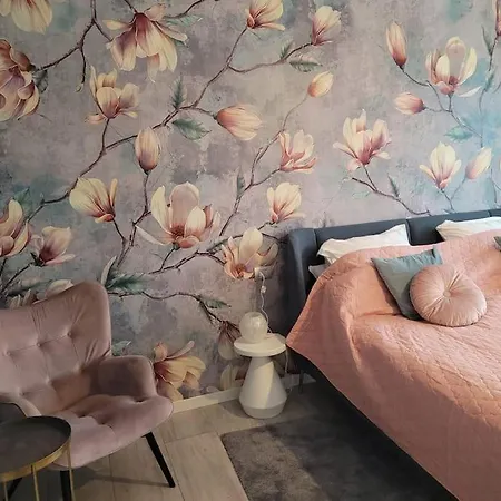 Lago-apartment Midy, Sfeervol, Zwembad, Airco شقة