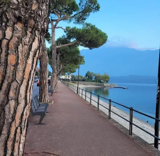 Lago-apartment Midy, Sfeervol, Zwembad, Airco * ドマーゾ