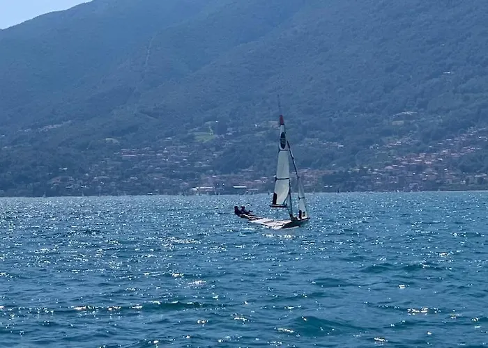 Lago-apartment Midy, Sfeervol, Zwembad, Airco Appartement Domaso