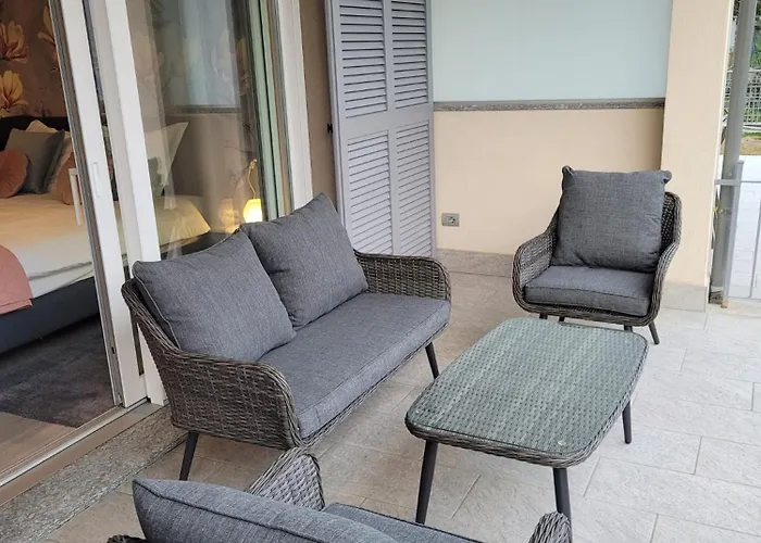 Апартаменты Lago-apartment Midy, Sfeervol, Zwembad, Airco Домазо