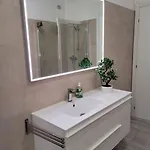 Lago-apartment Midy, Sfeervol, Zwembad, Airco