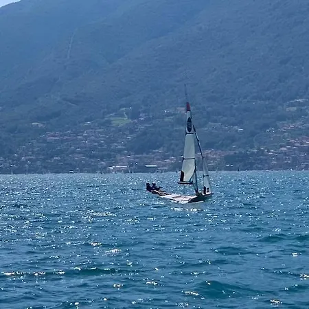 Lago-apartment Midy, Sfeervol, Zwembad, Airco Daire Domaso