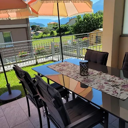 Daire Lago-apartment Midy, Sfeervol, Zwembad, Airco Domaso