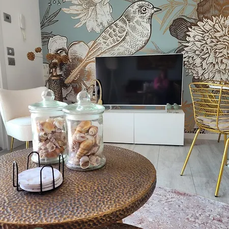 Appartement Lago-apartment Midy, Sfeervol, Zwembad, Airco Domaso
