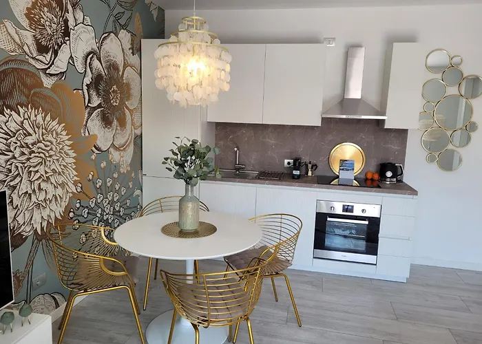 Lago-apartment Midy, Sfeervol, Zwembad, Airco * 도마소